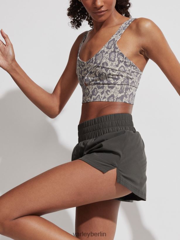 Varley Kallin läuft kurz 1,5